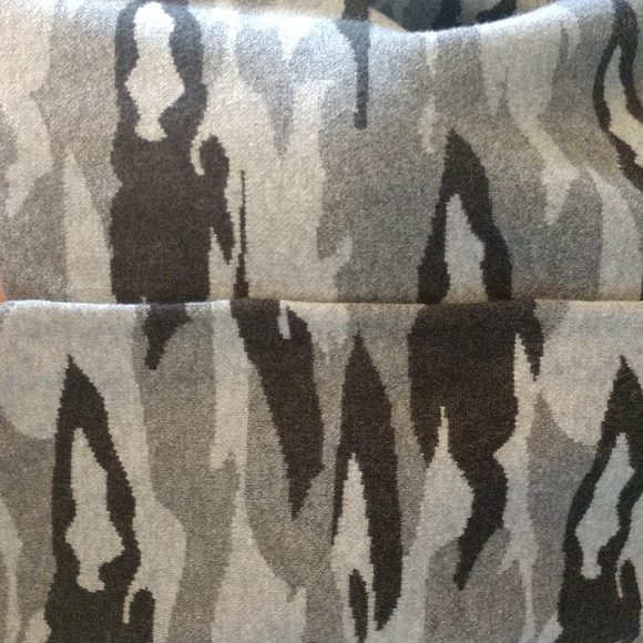 Kerisma Camo Sweater - Picture 2 of 8